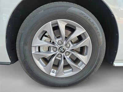 2022 Toyota Sienna XLE FWD 8-Passenger (Natl)