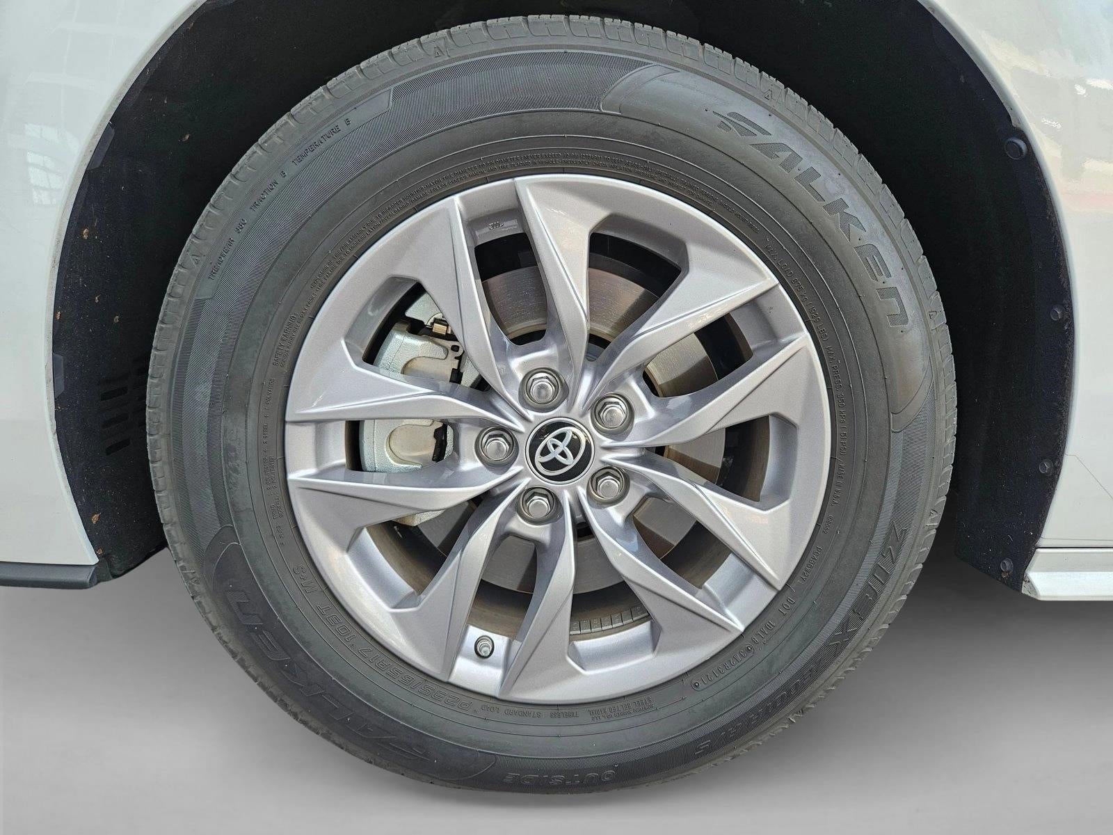 2022 Toyota Sienna XLE FWD 8-Passenger (Natl)