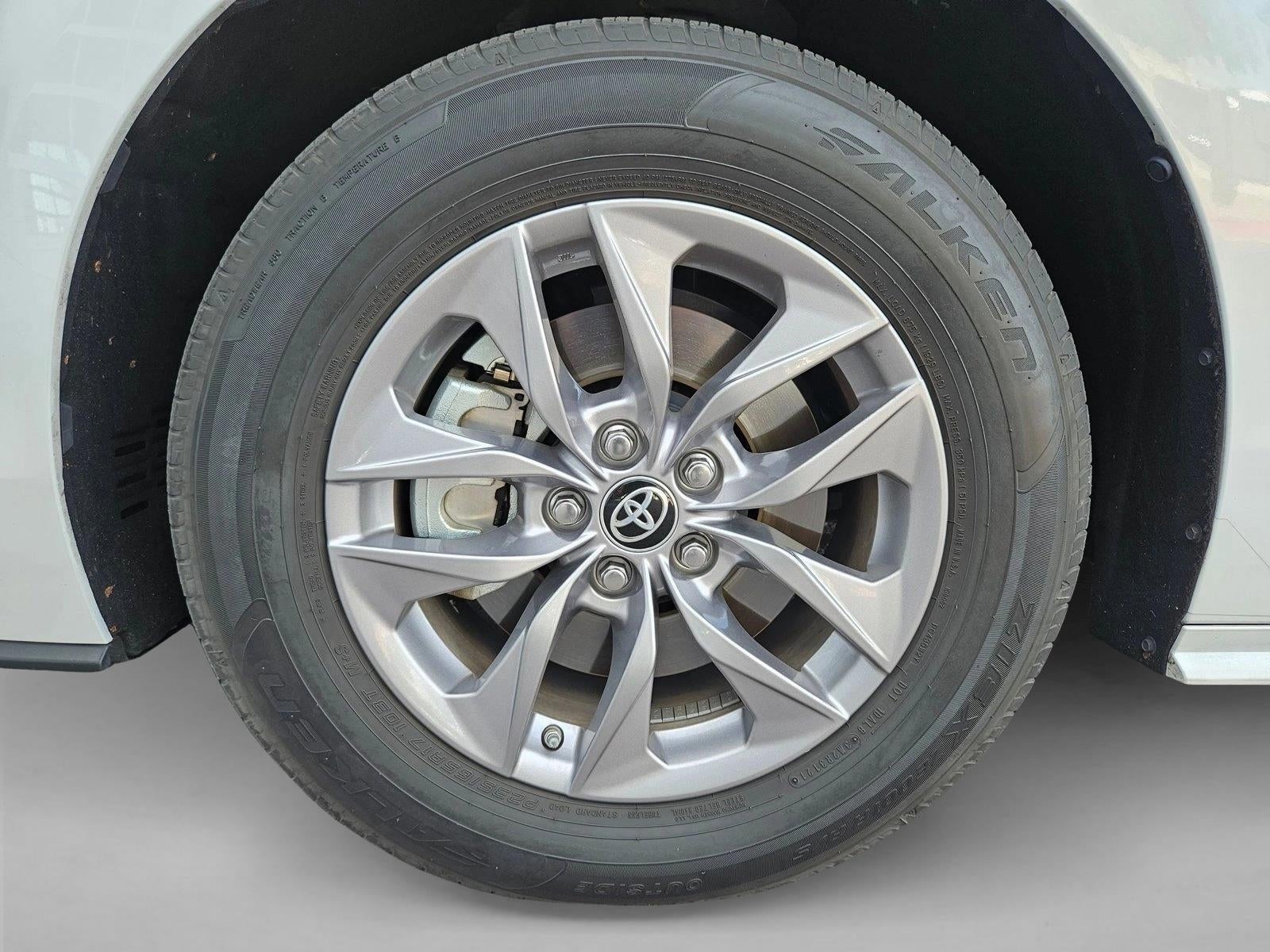 2022 Toyota Sienna XLE FWD 8-Passenger (Natl)