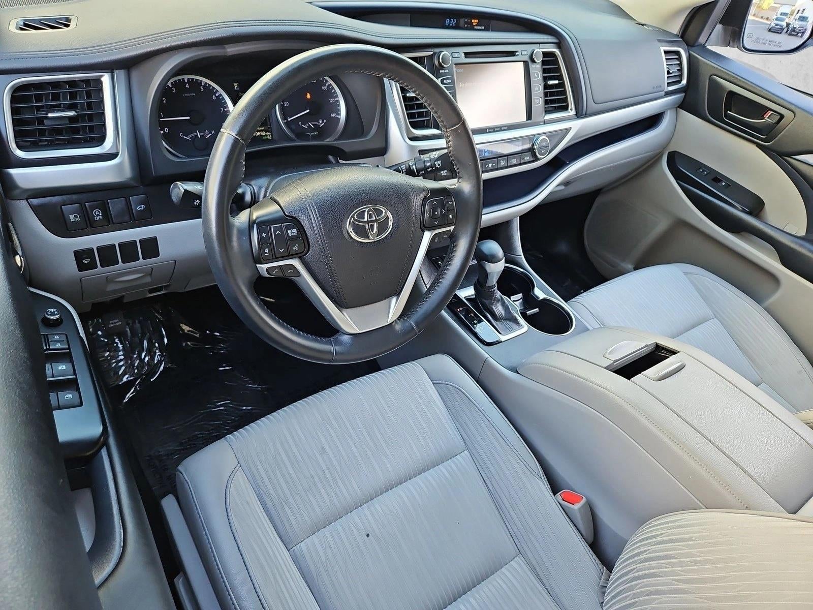 2019 Toyota Highlander LE Plus V6 FWD (Natl)