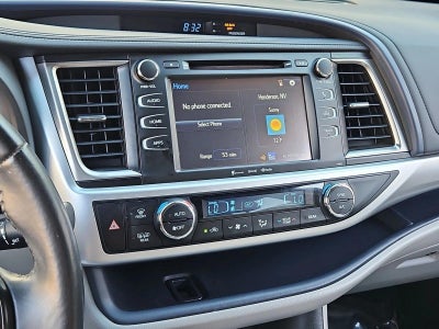 2019 Toyota Highlander LE Plus V6 FWD (Natl)