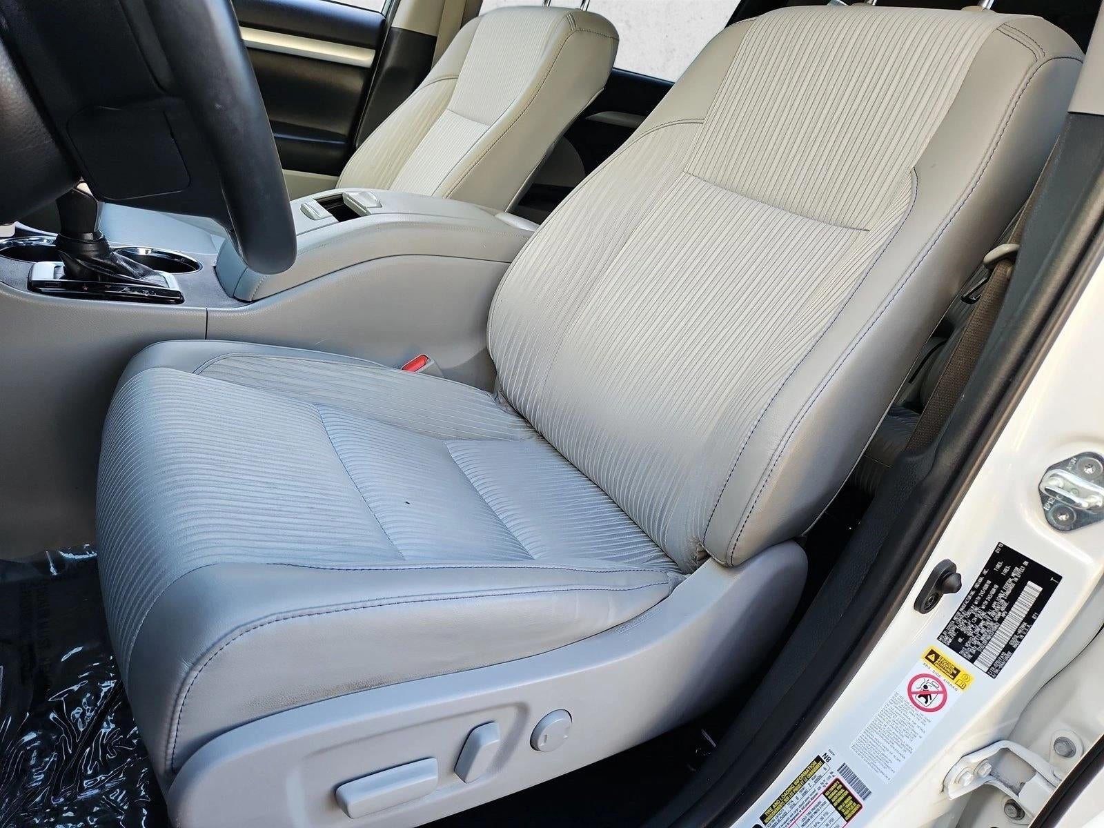 2019 Toyota Highlander LE Plus V6 FWD (Natl)