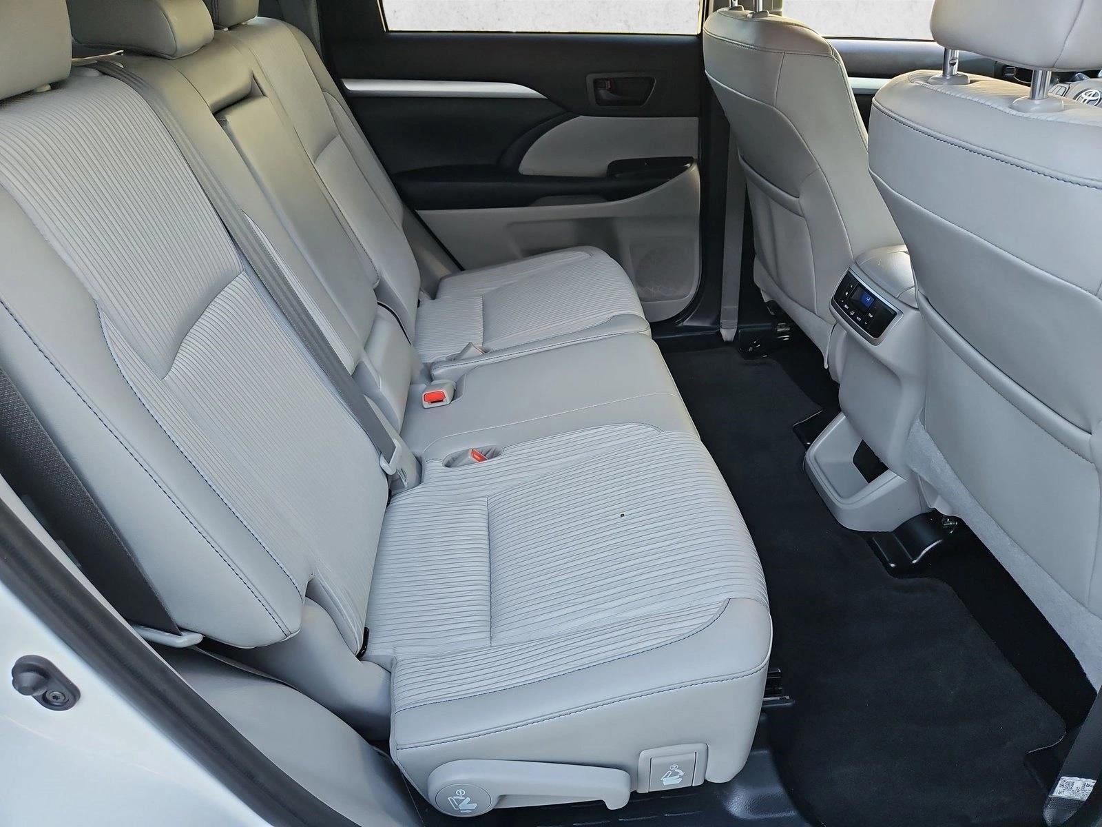 2019 Toyota Highlander LE Plus V6 FWD (Natl)