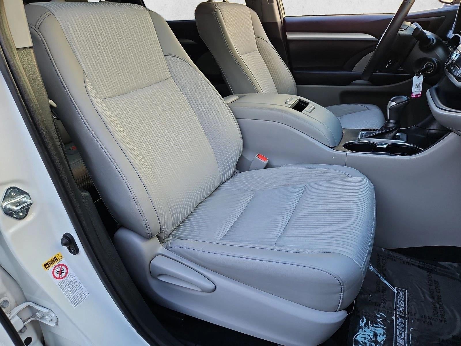 2019 Toyota Highlander LE Plus V6 FWD (Natl)