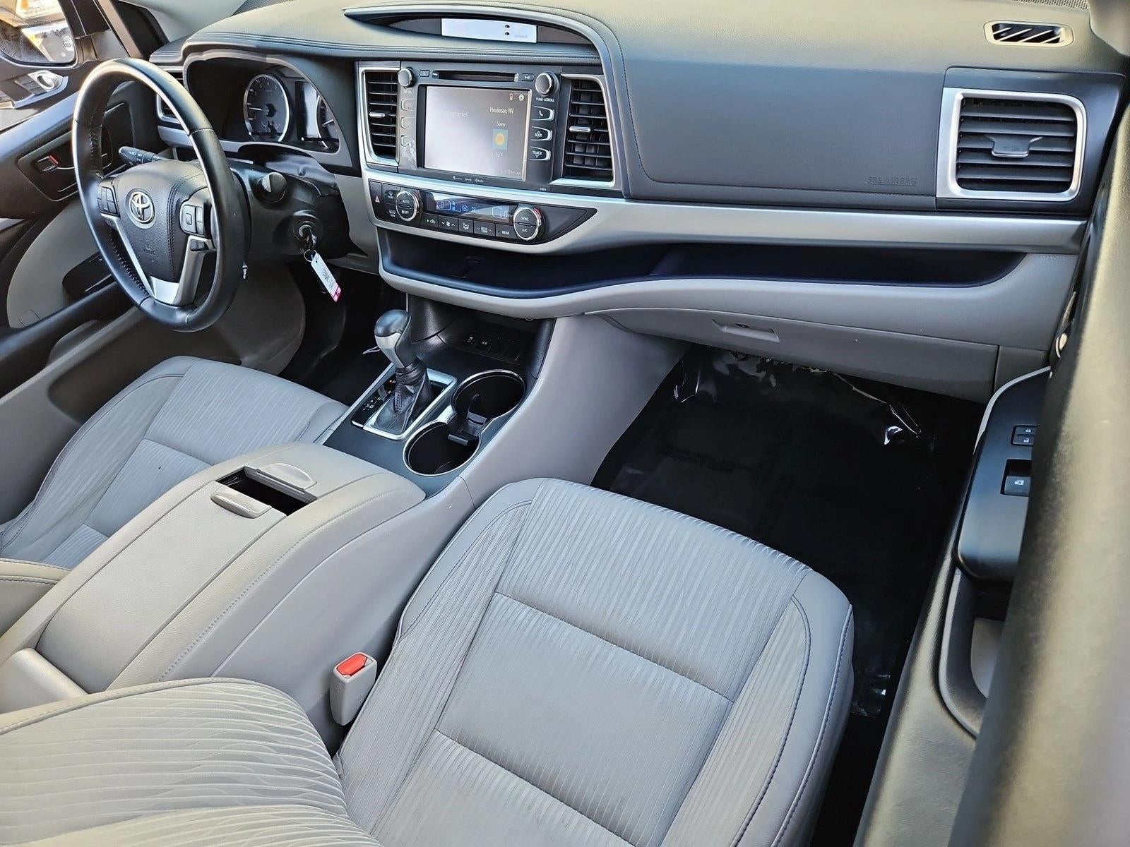 2019 Toyota Highlander LE Plus V6 FWD (Natl)