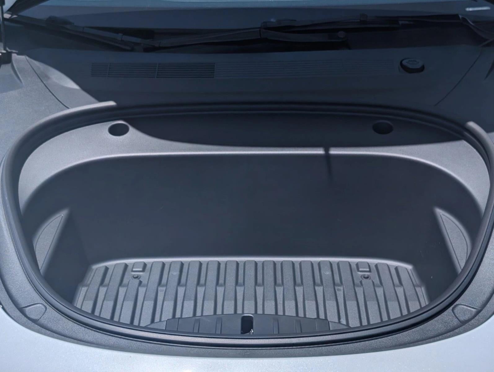 2023 Tesla Model 3 RWD
