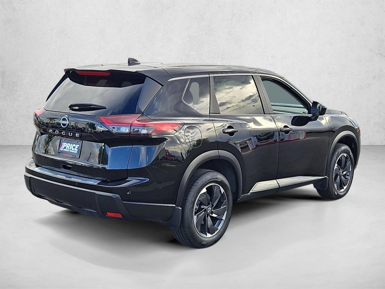 2025 Nissan Rogue FWD SV