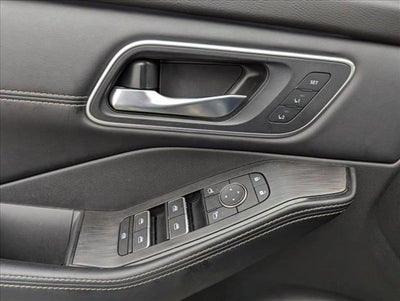 2025 Nissan Rogue AWD Platinum