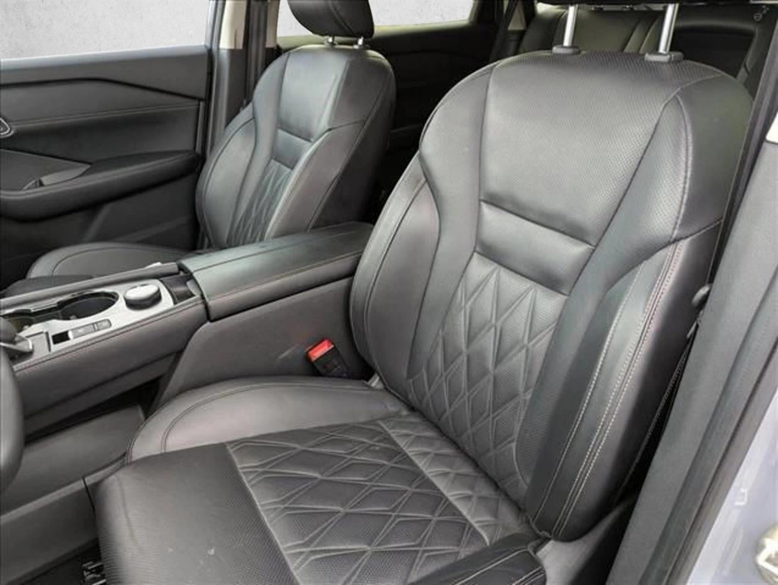 2025 Nissan Rogue AWD Platinum