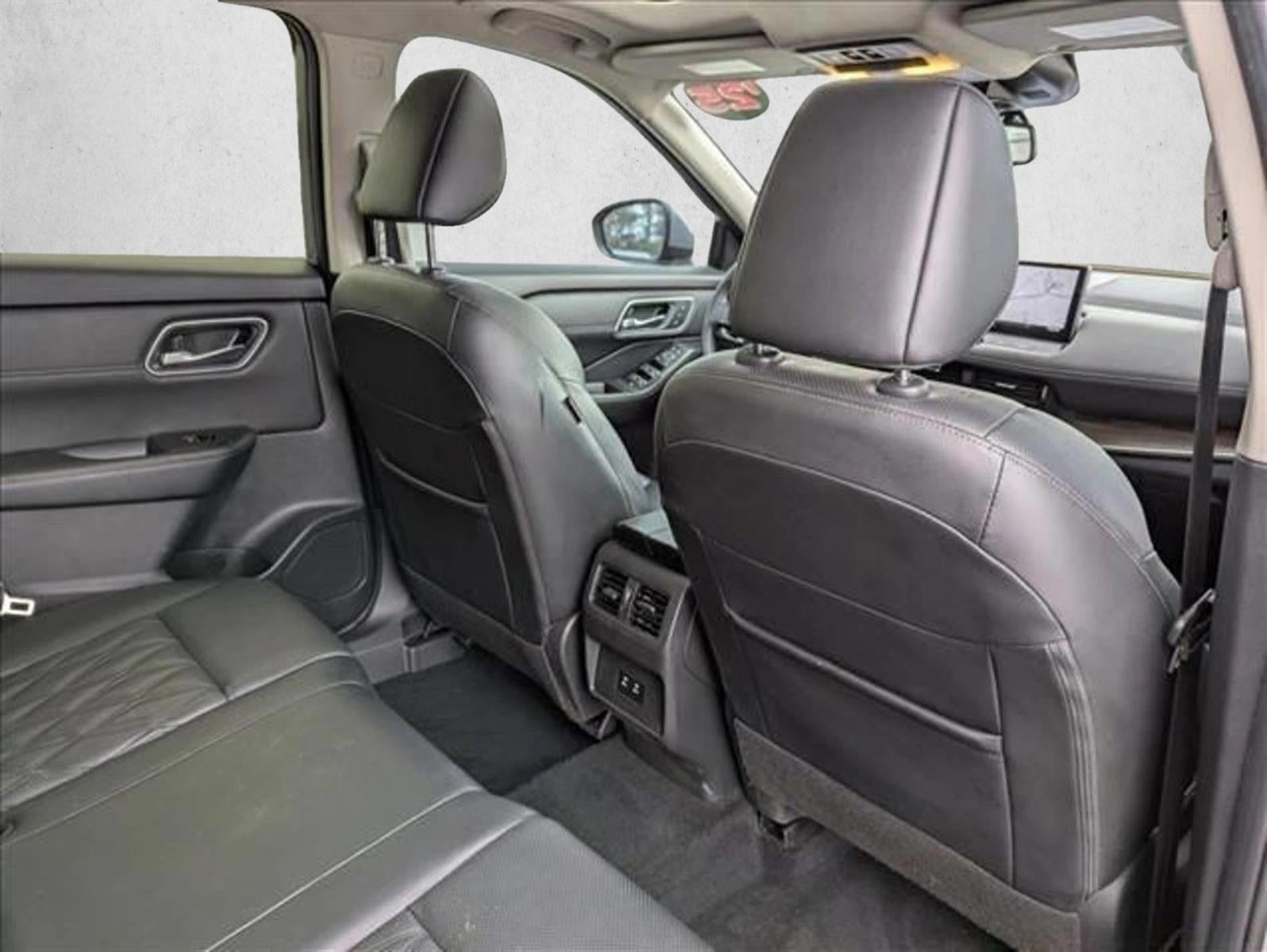 2025 Nissan Rogue AWD Platinum