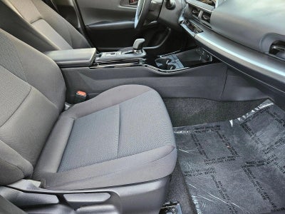 2025 Toyota Prius LE (Natl)