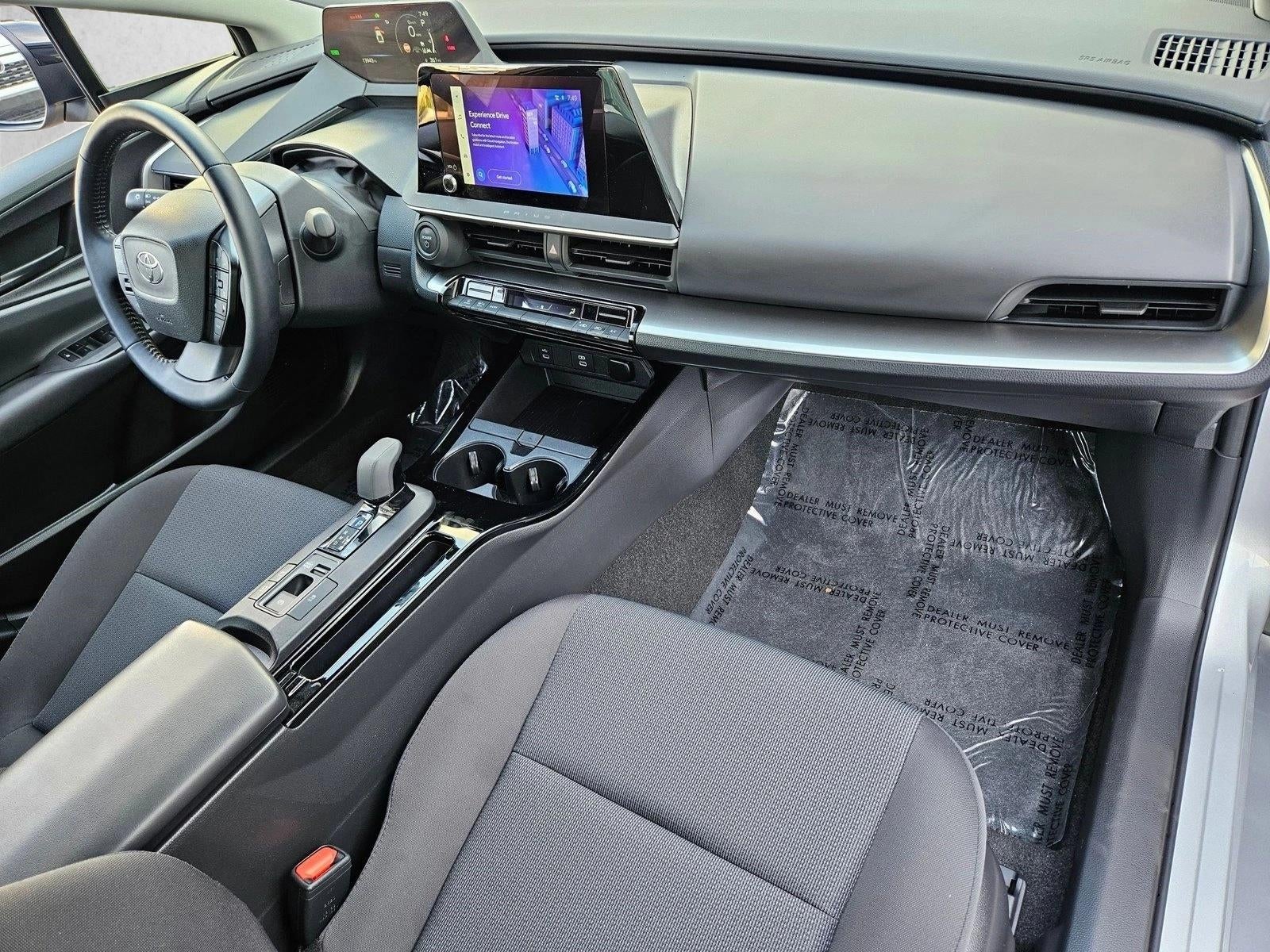 2025 Toyota Prius LE (Natl)