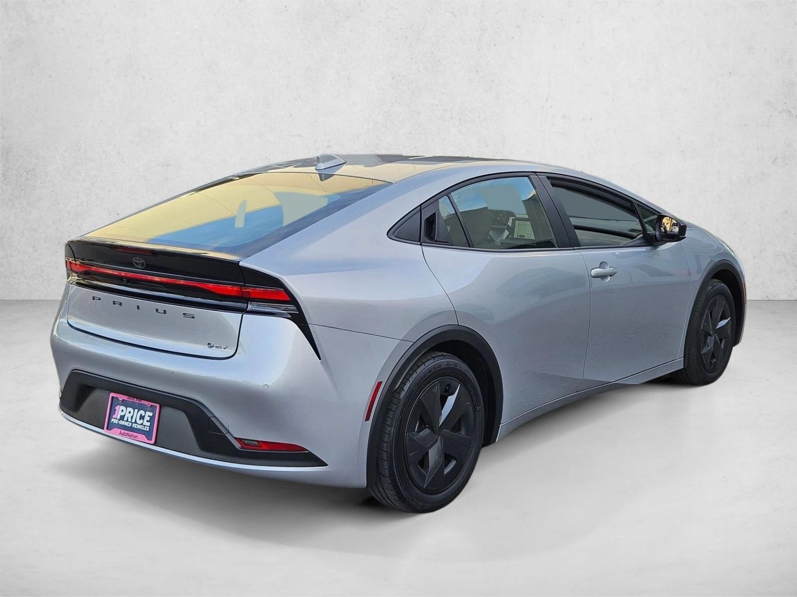 2025 Toyota Prius LE (Natl)