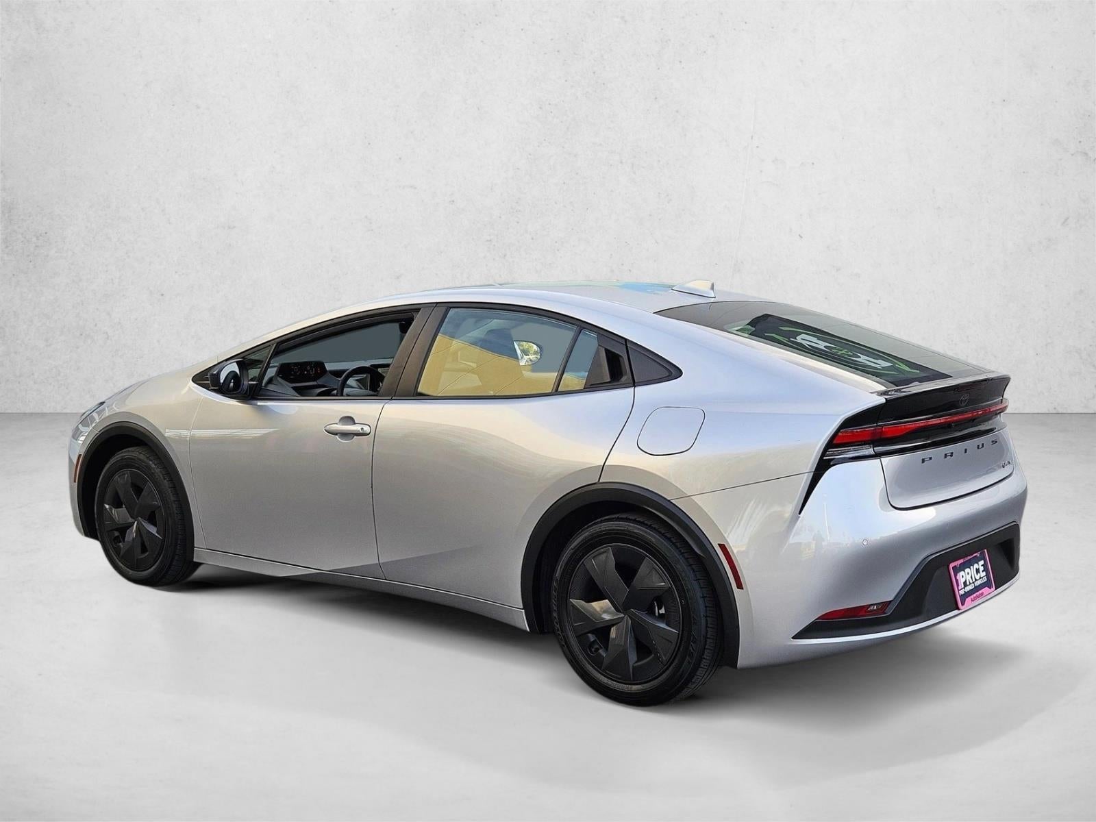 2025 Toyota Prius LE (Natl)