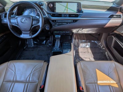 2019 Lexus ES 300h Luxury FWD
