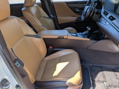 2019 Lexus ES 300h Luxury FWD