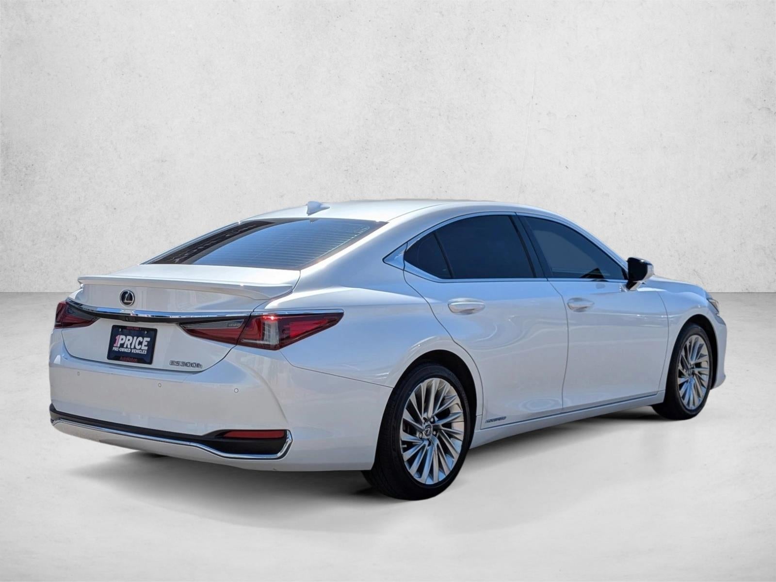2019 Lexus ES 300h Luxury FWD