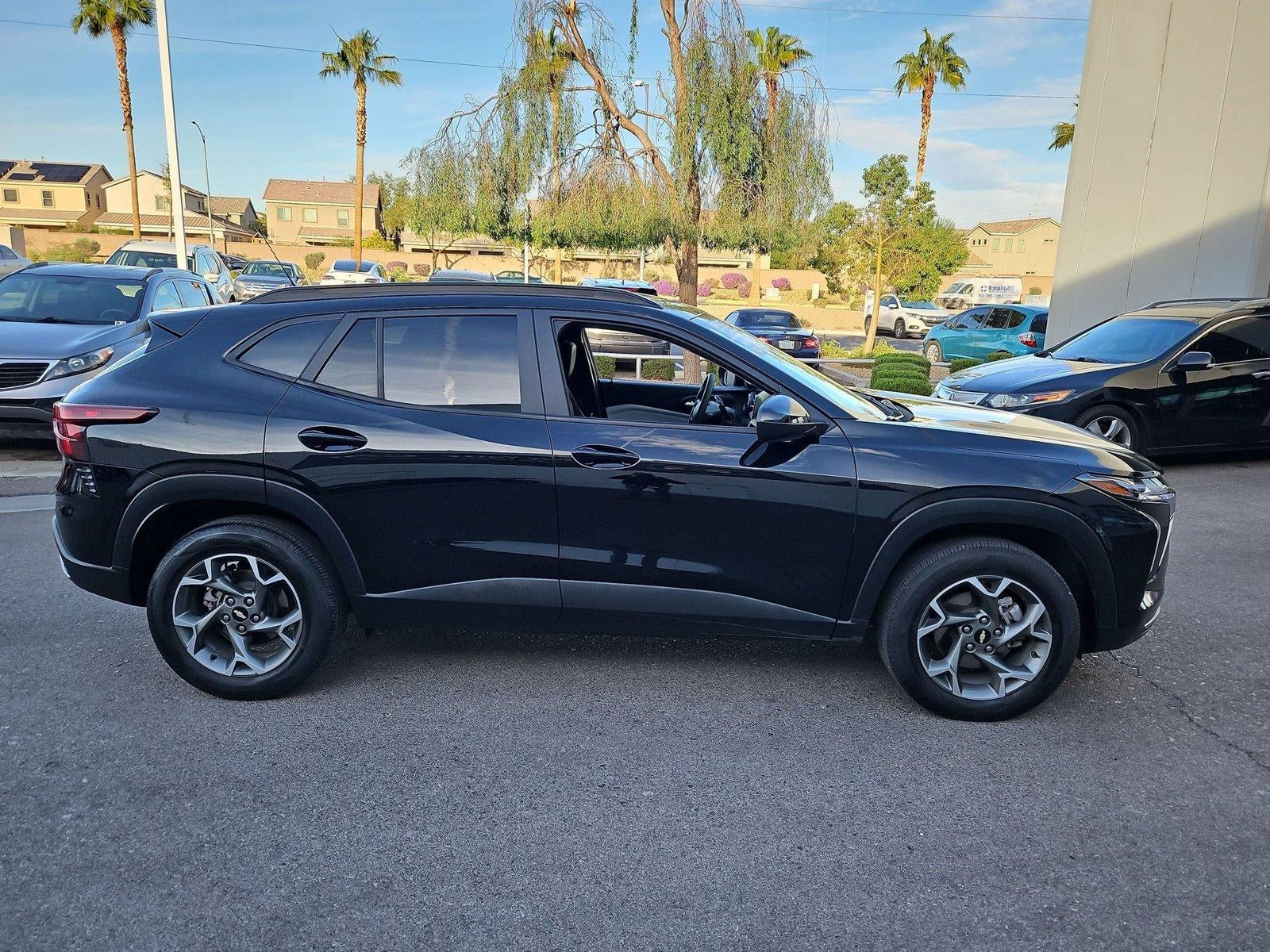 2025 Chevrolet Trax FWD 4dr LT