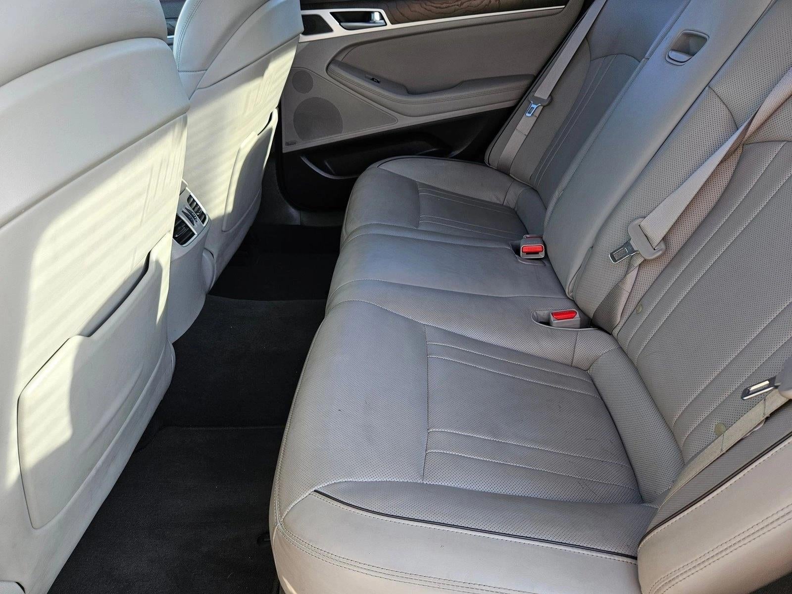 2015 Hyundai GENESIS 4dr Sdn V6 3.8L RWD