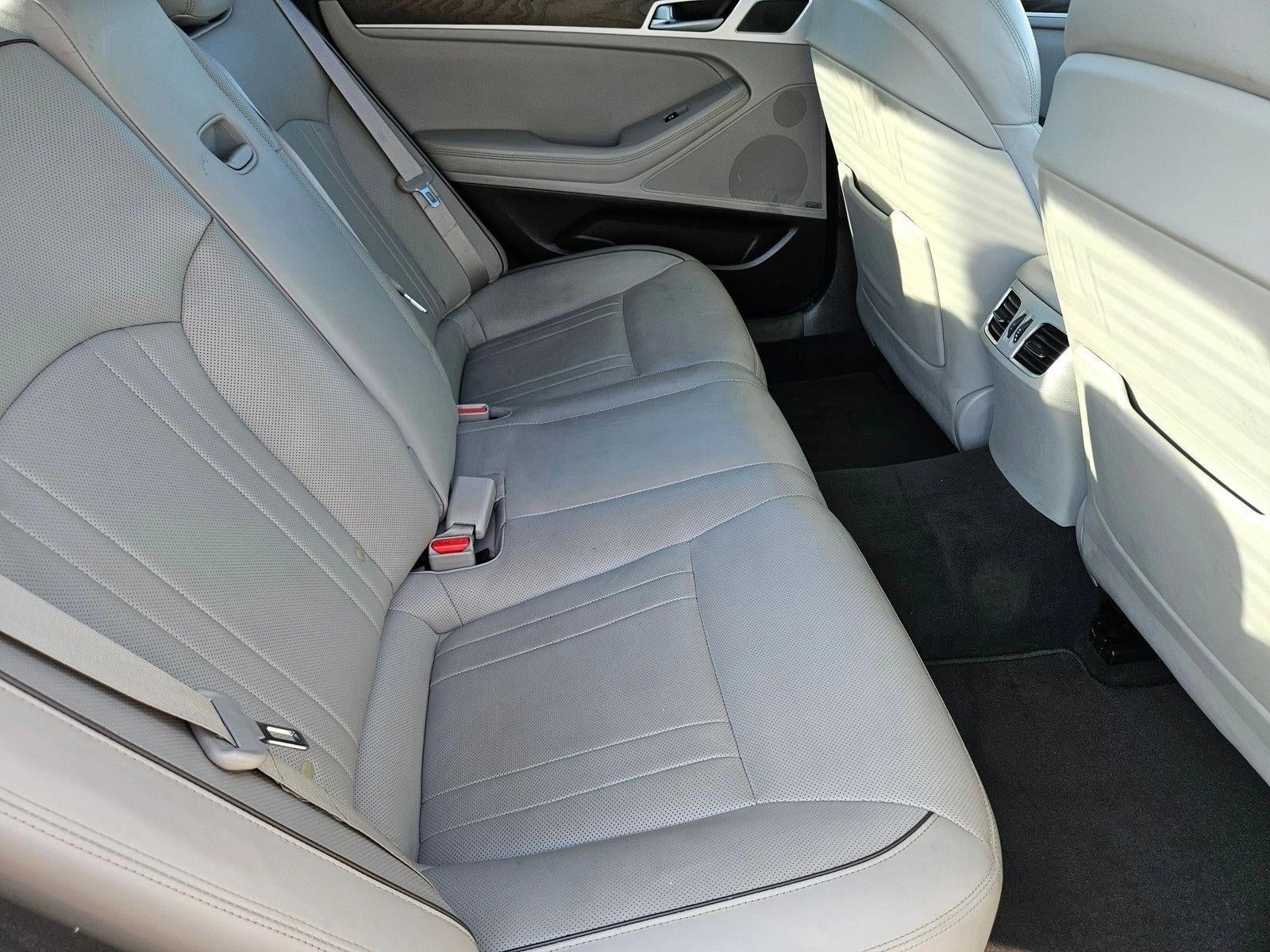 2015 Hyundai GENESIS 4dr Sdn V6 3.8L RWD
