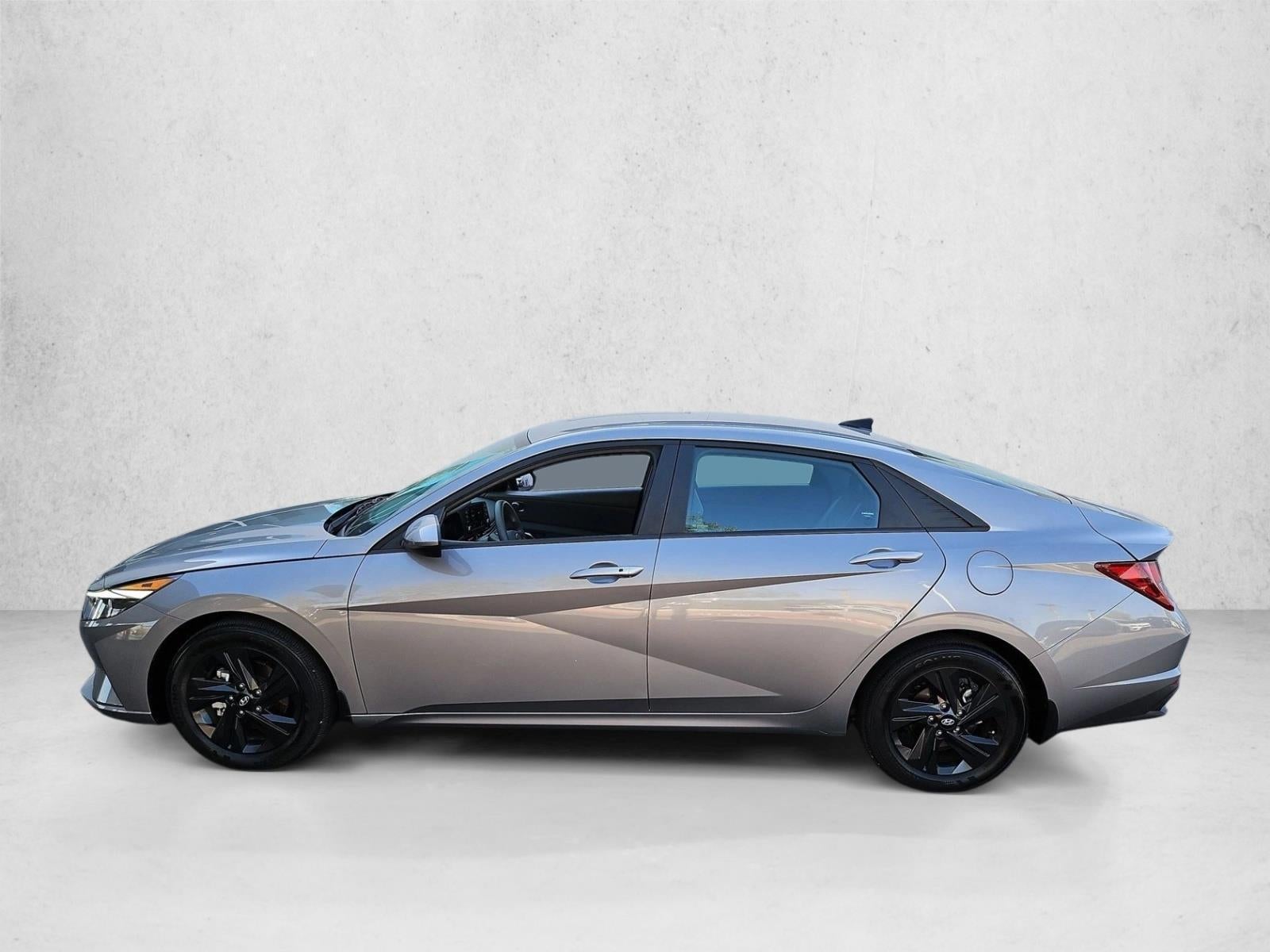 2023 Hyundai ELANTRA SEL IVT
