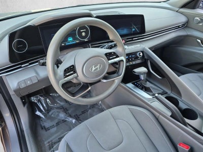 2024 Hyundai ELANTRA SEL IVT