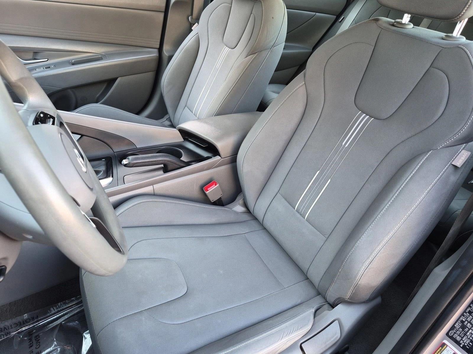 2024 Hyundai ELANTRA SEL IVT