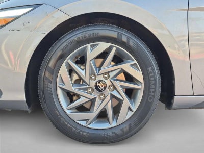 2024 Hyundai ELANTRA SEL IVT
