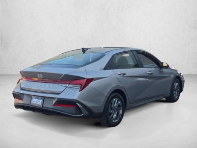 2024 Hyundai ELANTRA SEL IVT