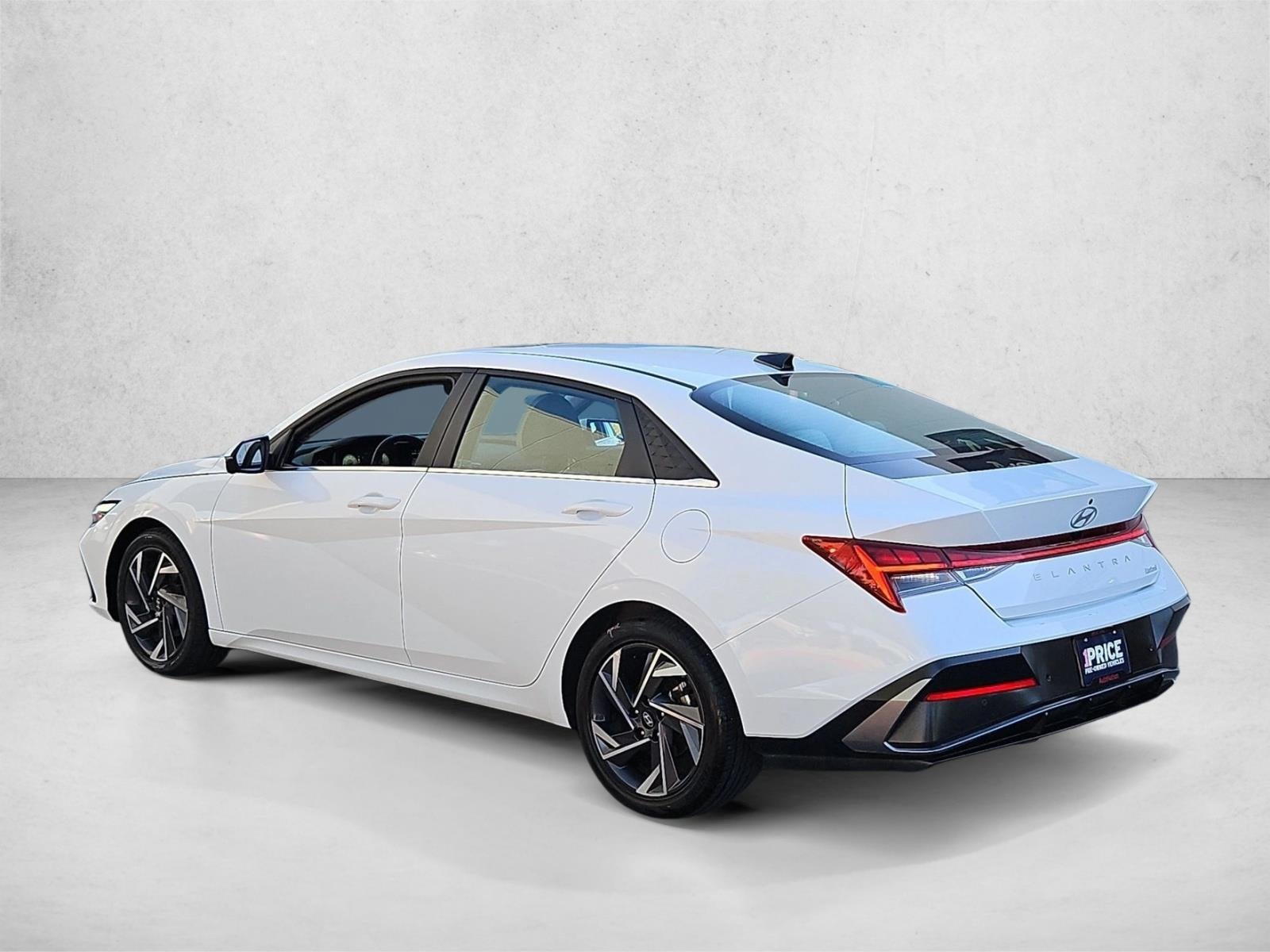 2024 Hyundai ELANTRA Limited IVT