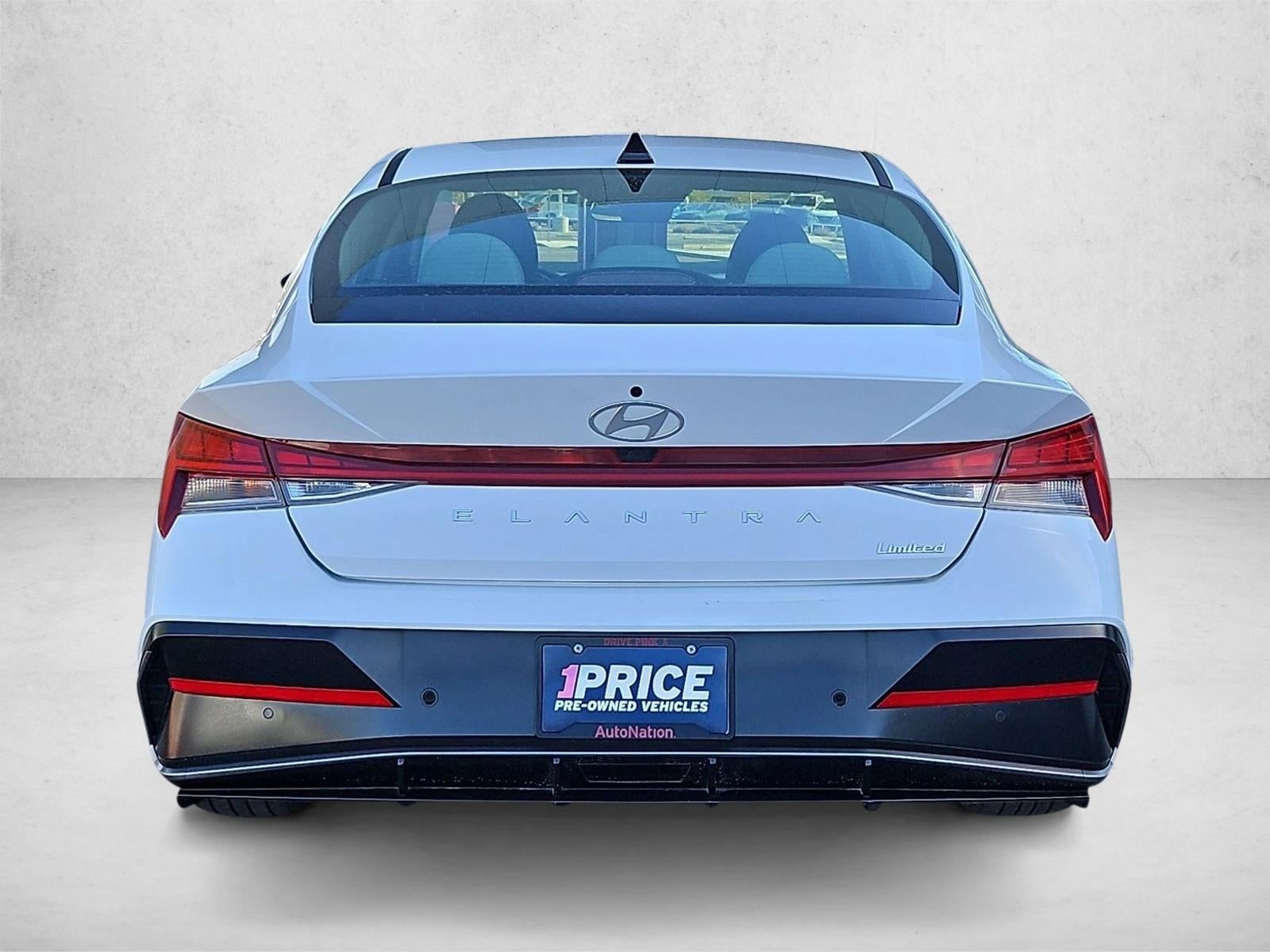 2024 Hyundai ELANTRA Limited IVT