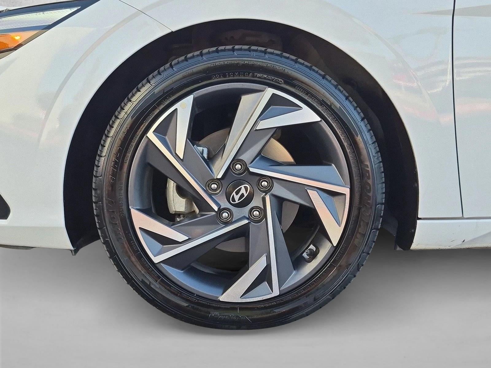 2024 Hyundai ELANTRA Limited IVT