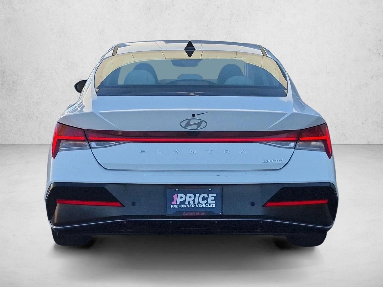 2024 Hyundai ELANTRA Limited IVT