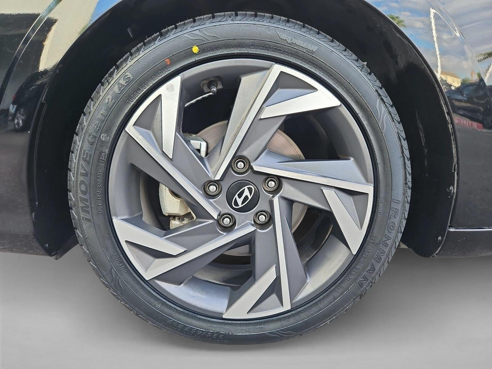 2025 Hyundai ELANTRA SEL Convenience IVT