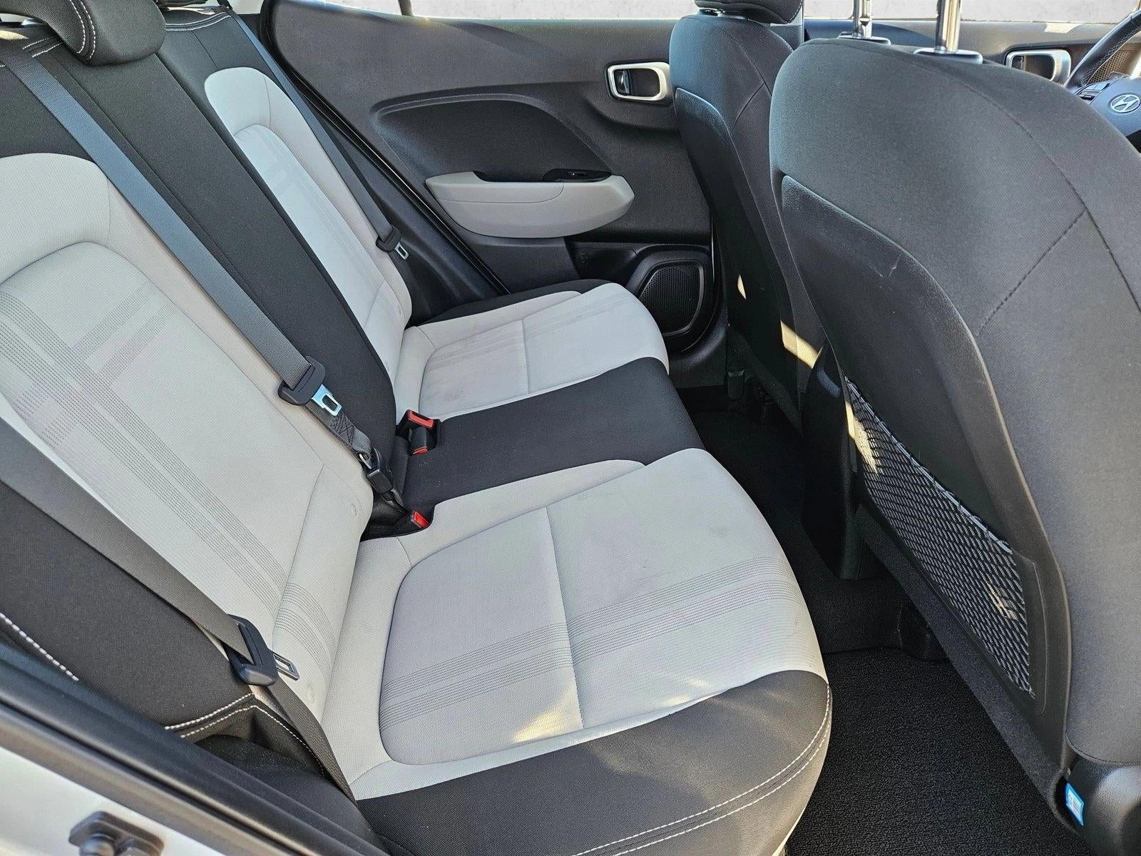 2022 Hyundai VENUE SEL IVT
