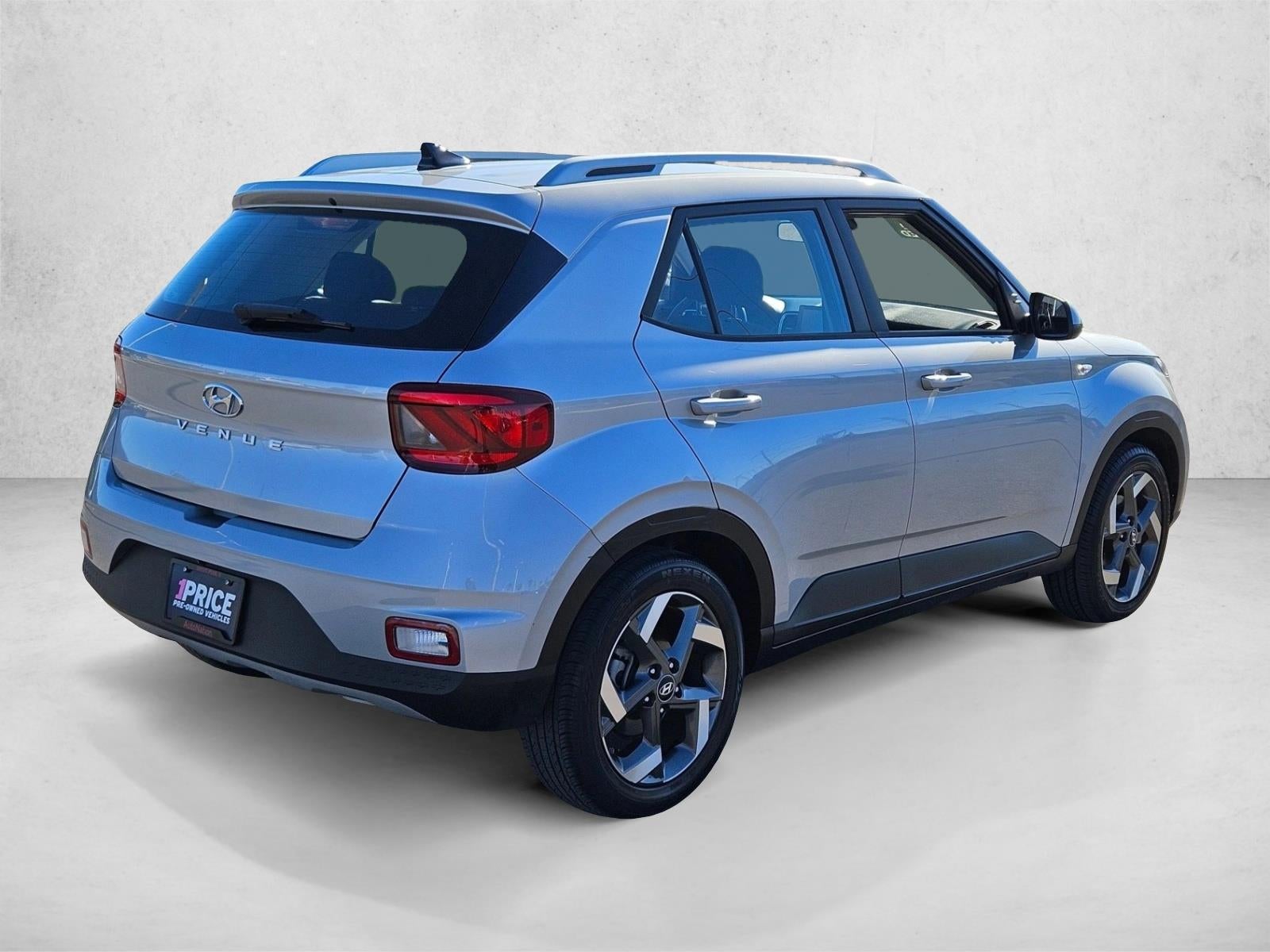 2022 Hyundai VENUE SEL IVT
