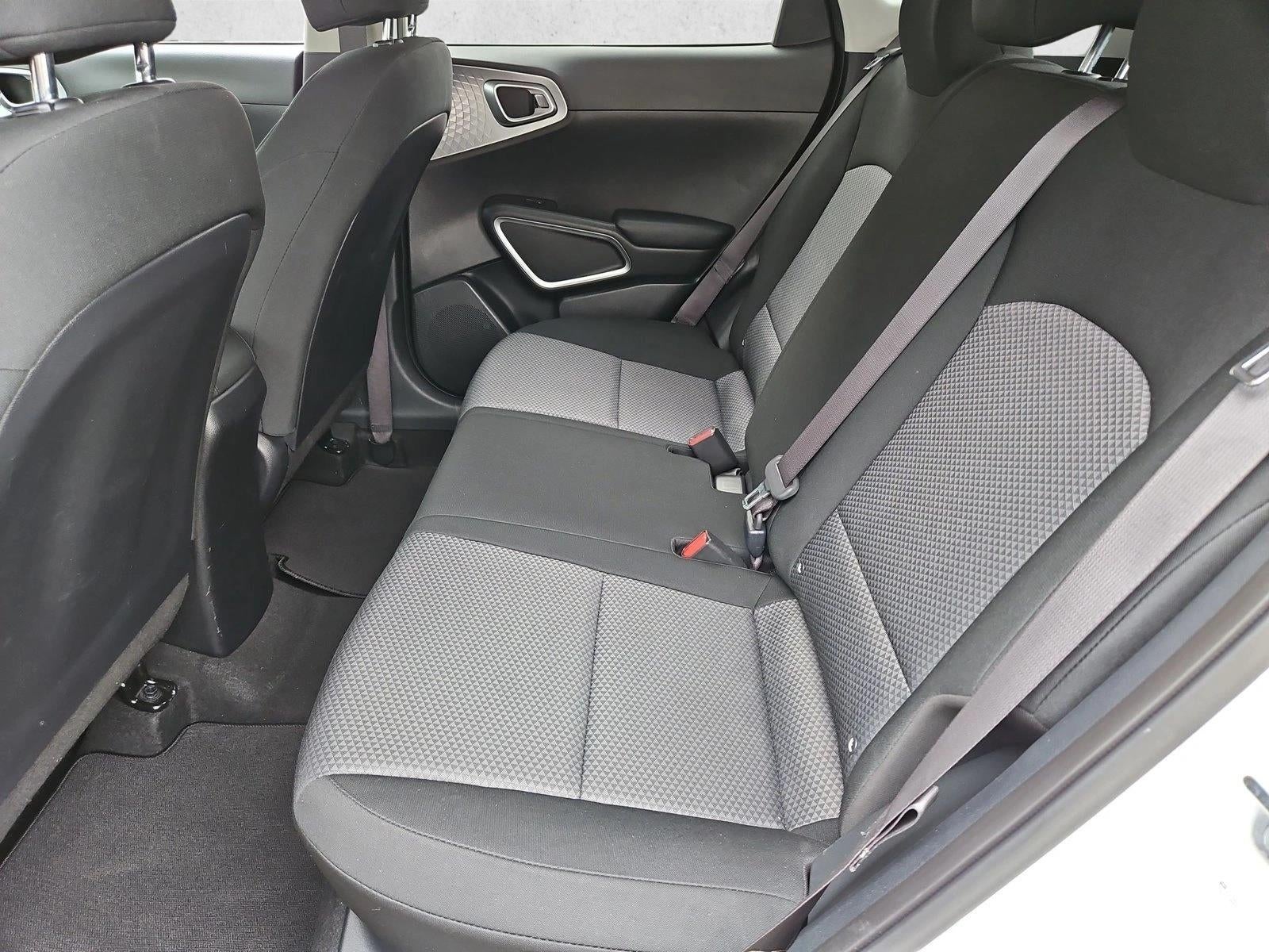 2023 Kia Soul LX IVT