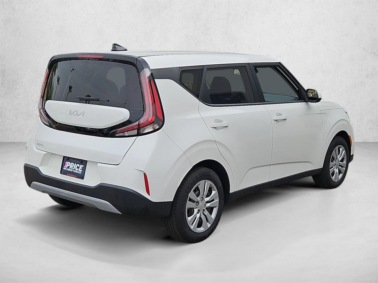 2023 Kia Soul LX IVT