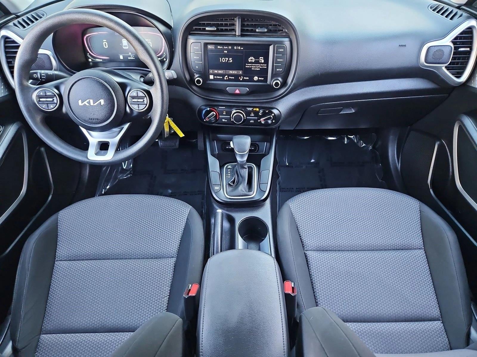 2024 Kia Soul LX IVT