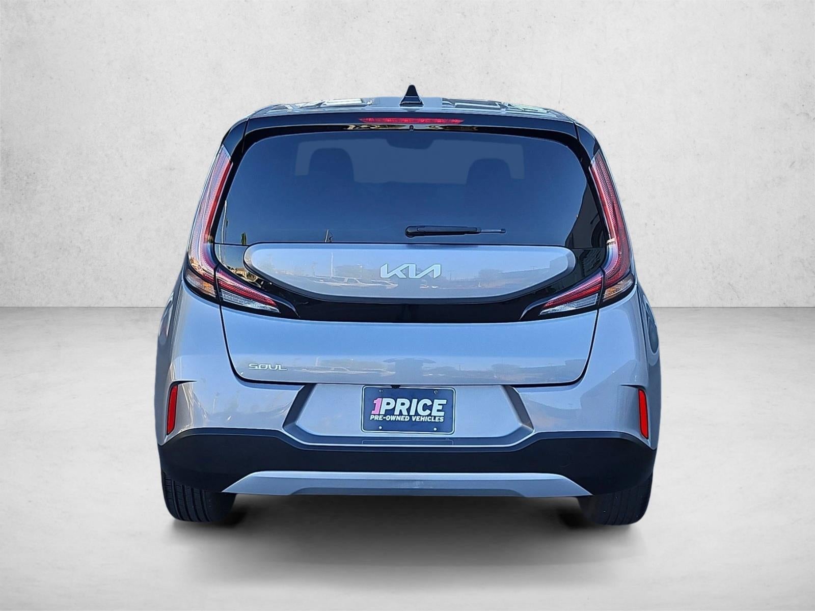 2024 Kia Soul LX IVT