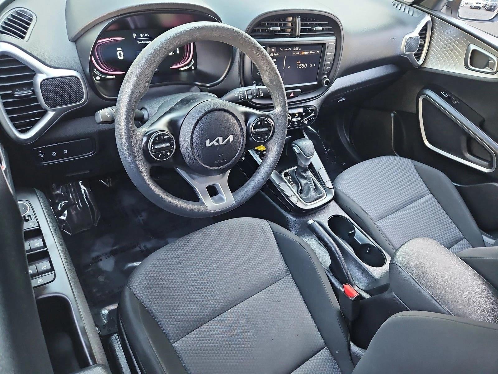 2024 Kia Soul LX IVT