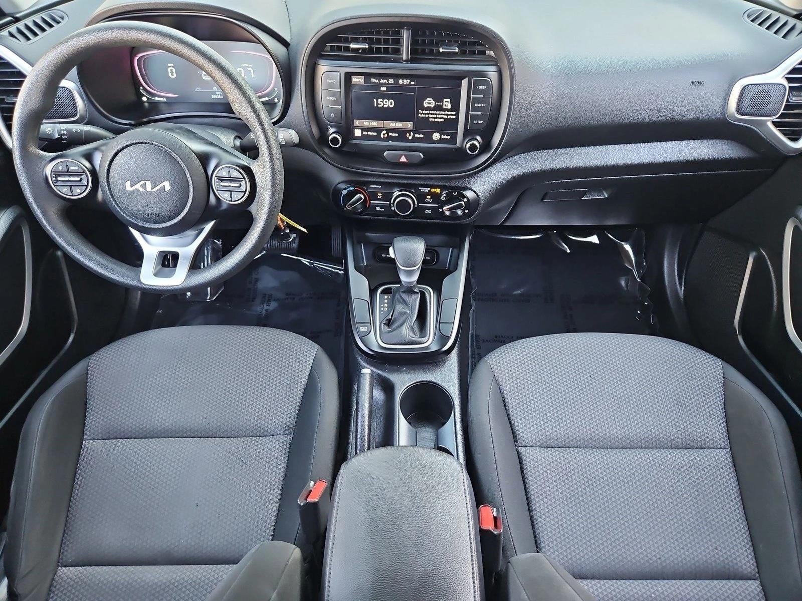 2024 Kia Soul LX IVT