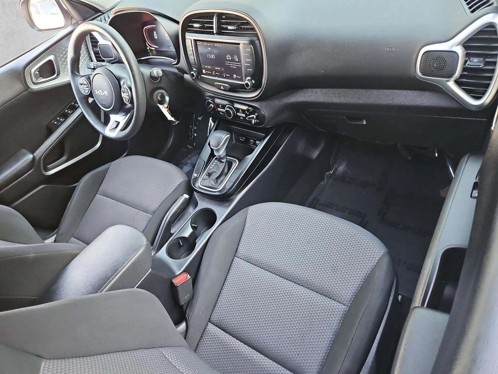 2024 Kia Soul LX IVT