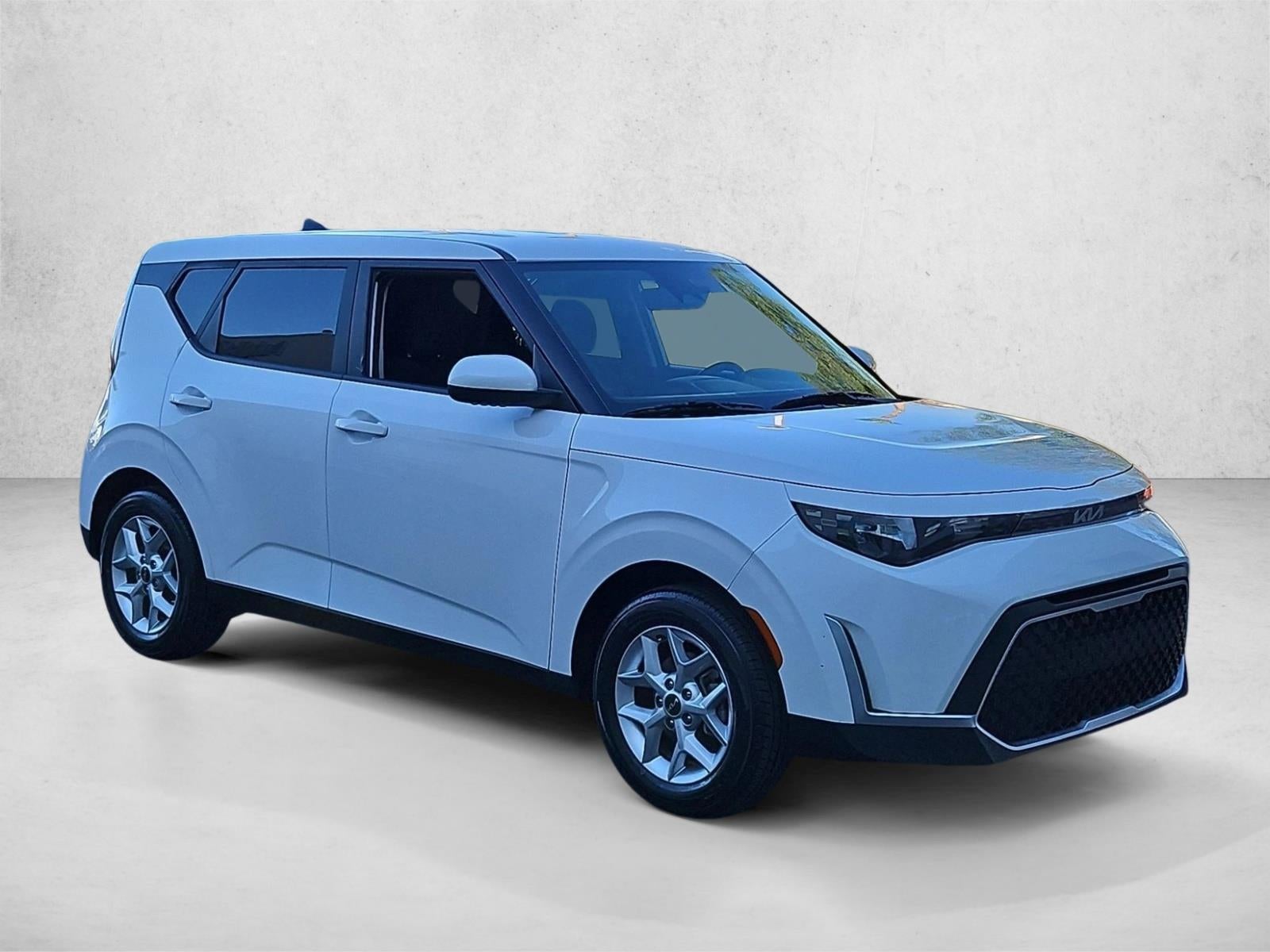 2024 Kia Soul LX IVT