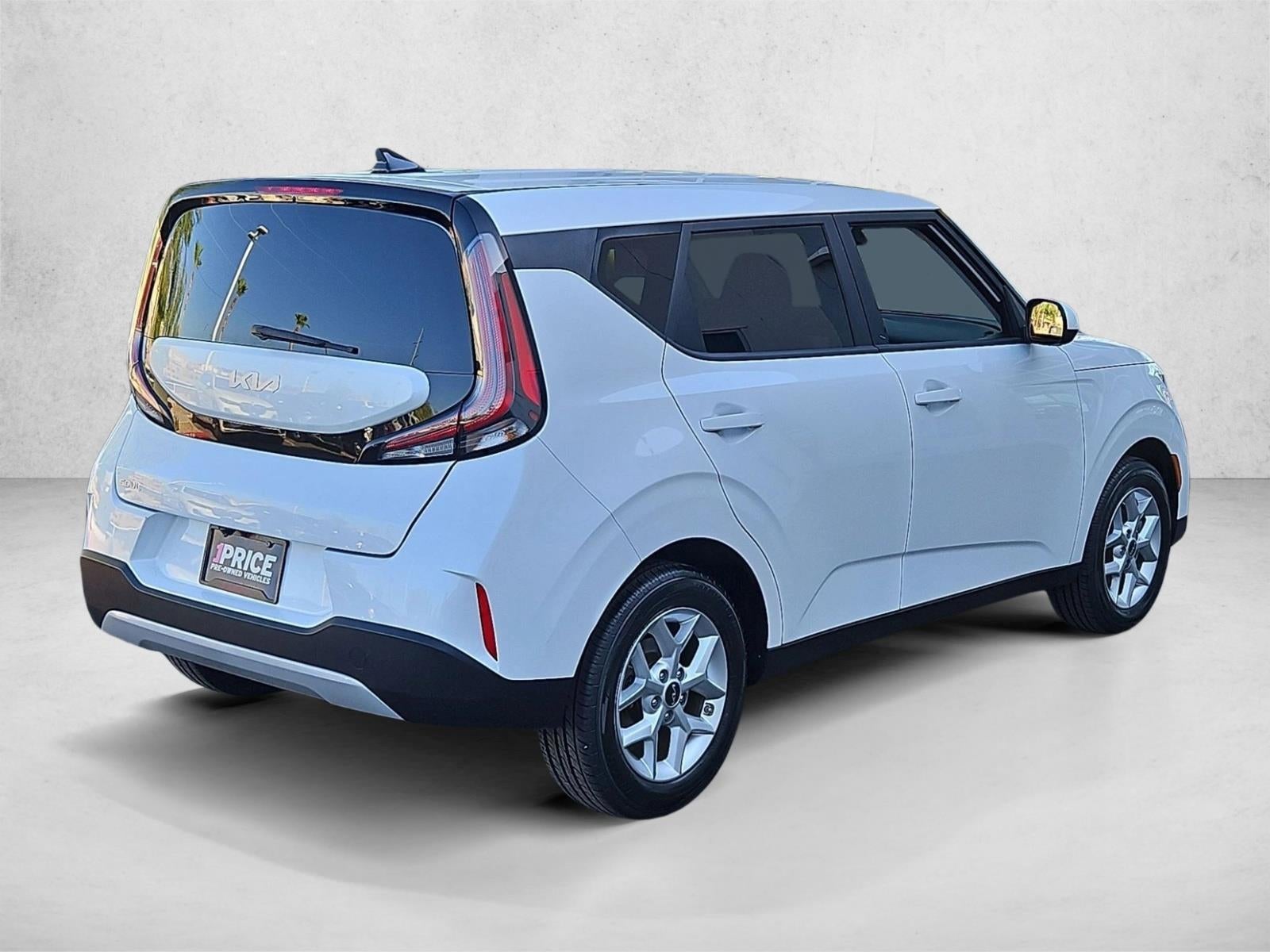 2024 Kia Soul LX IVT