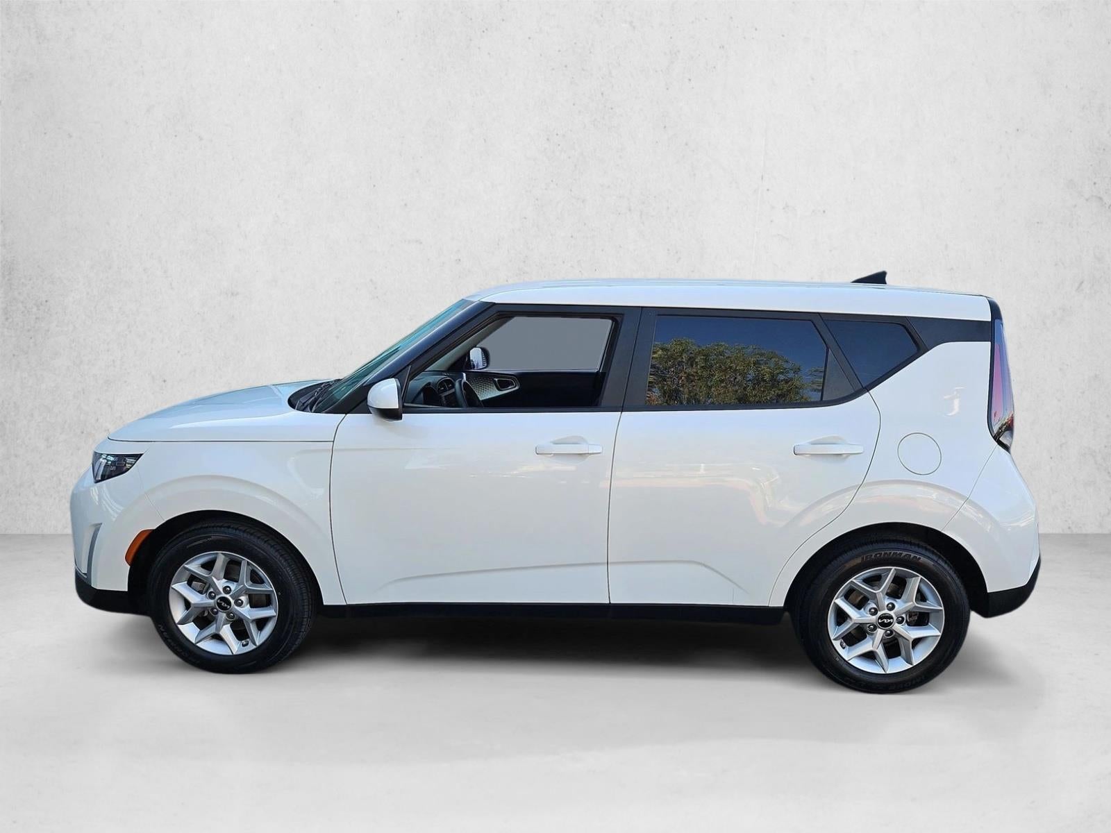 2024 Kia Soul LX IVT