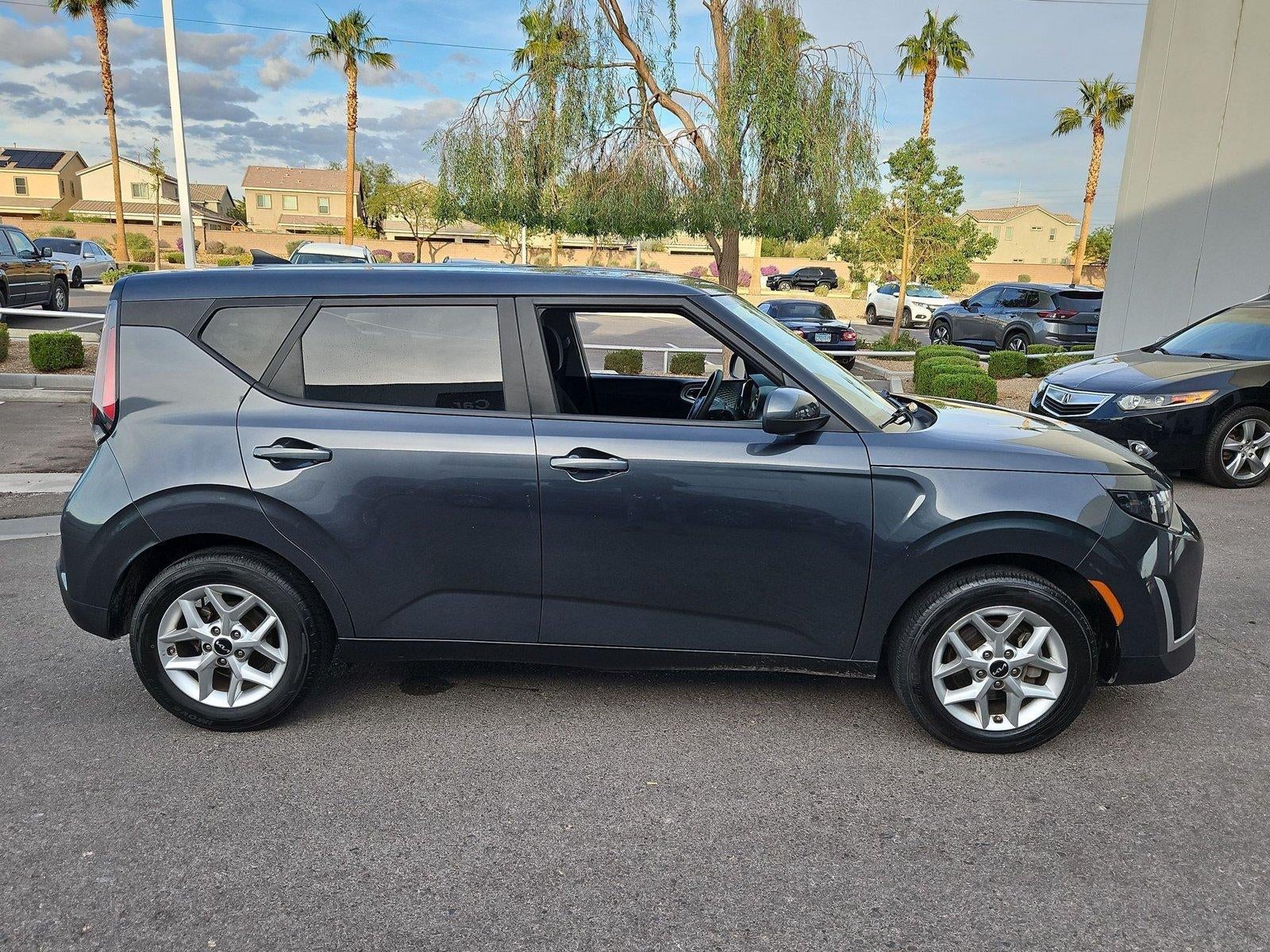 2024 Kia Soul LX IVT