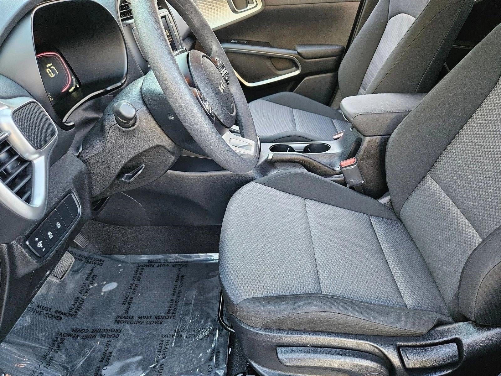 2024 Kia Soul LX IVT