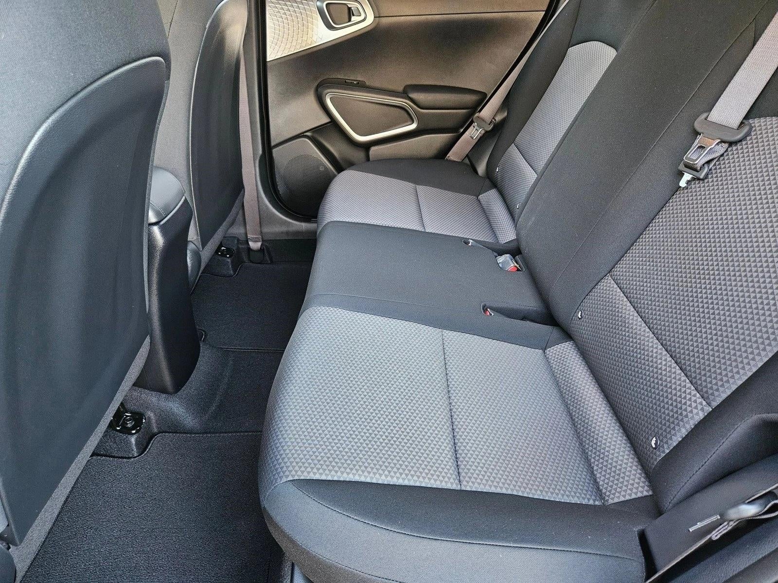 2024 Kia Soul LX IVT