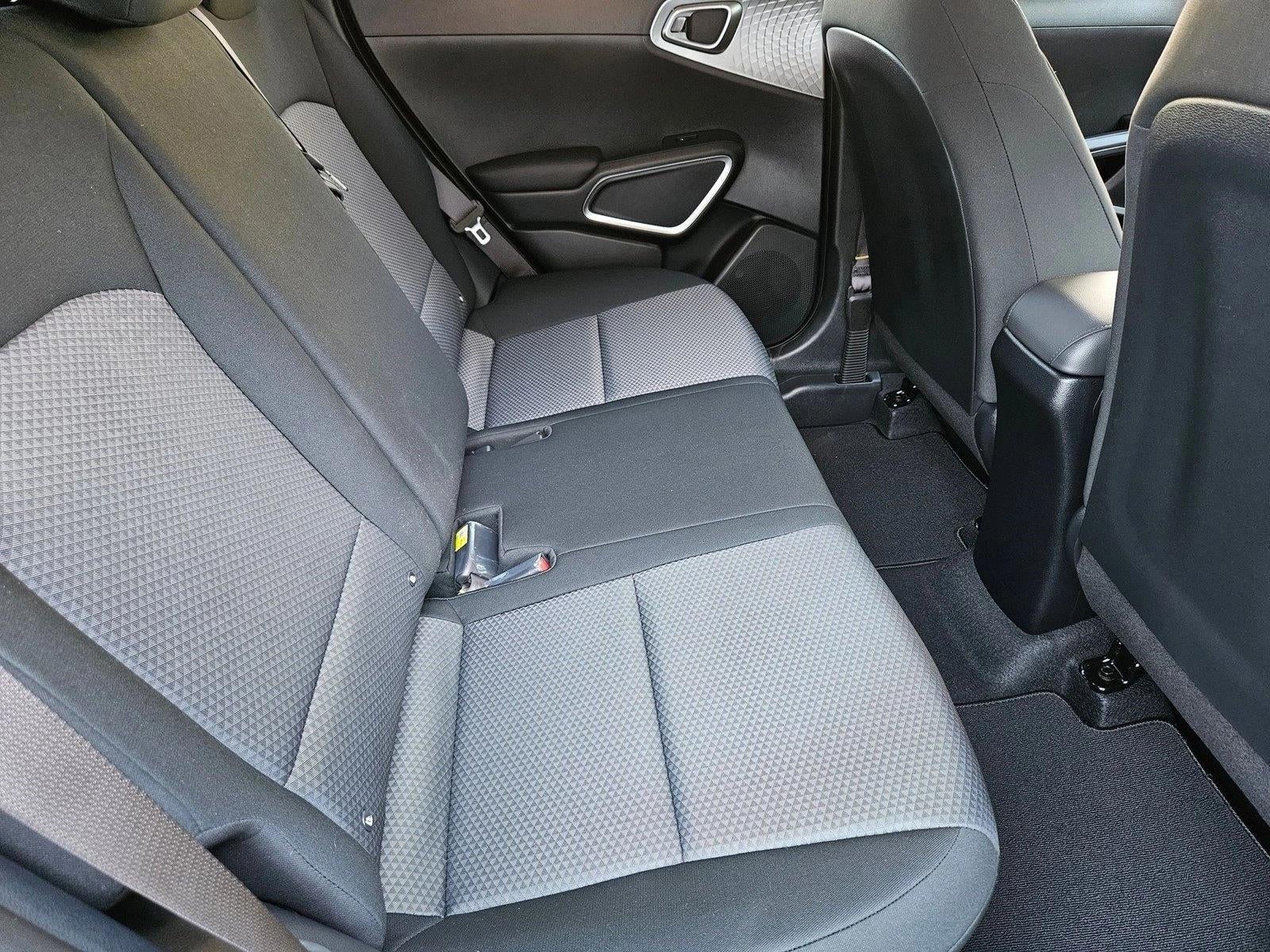 2024 Kia Soul LX IVT